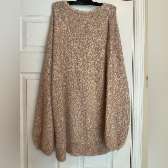 Ava & Viv Women's Tan Chenille Fuzzy V-Neck Sweater Plus Size 1X - Picture 8 of 9
